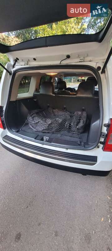 Внедорожник / Кроссовер Jeep Patriot 2016 в Запорожье