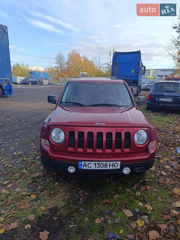 Внедорожник / Кроссовер Jeep Patriot 2016 в Львове