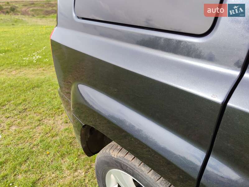 Позашляховик / Кросовер Jeep Patriot 2014 в Острозі