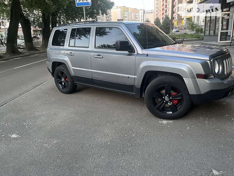 Позашляховик / Кросовер Jeep Patriot 2014 в Києві