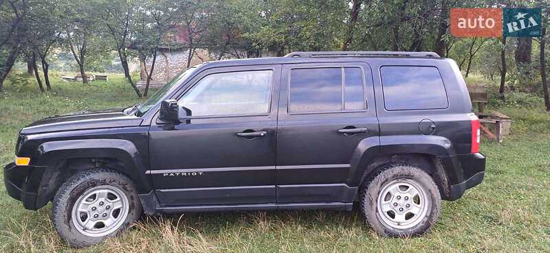 Позашляховик / Кросовер Jeep Patriot 2016 в Чернівцях