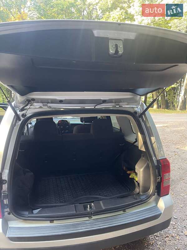 Позашляховик / Кросовер Jeep Patriot 2011 в Львові