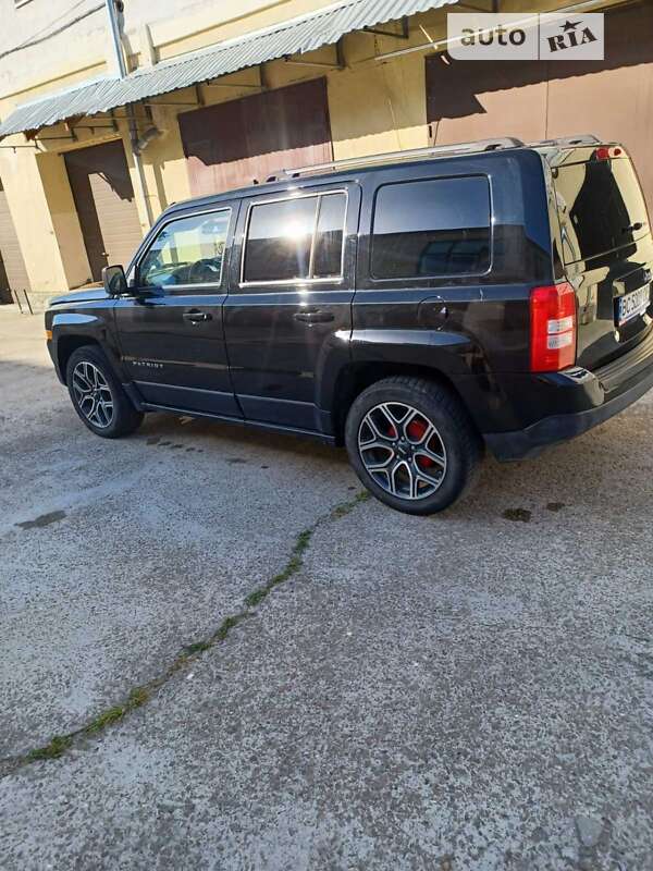 Внедорожник / Кроссовер Jeep Patriot 2016 в Самборе