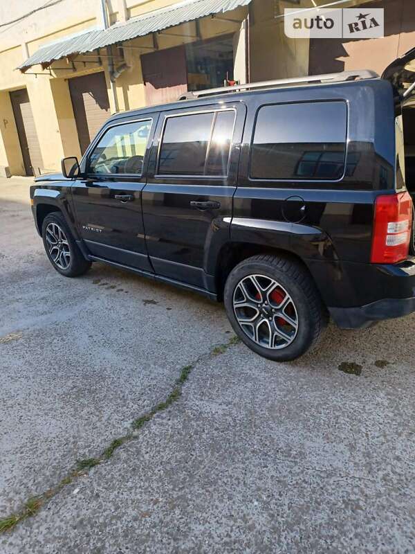Внедорожник / Кроссовер Jeep Patriot 2016 в Самборе