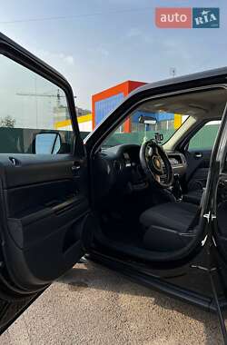 Внедорожник / Кроссовер Jeep Patriot 2011 в 