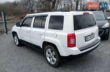 Внедорожник / Кроссовер Jeep Patriot 2013 в 