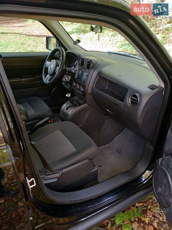 Позашляховик / Кросовер Jeep Patriot 2012 в Львові