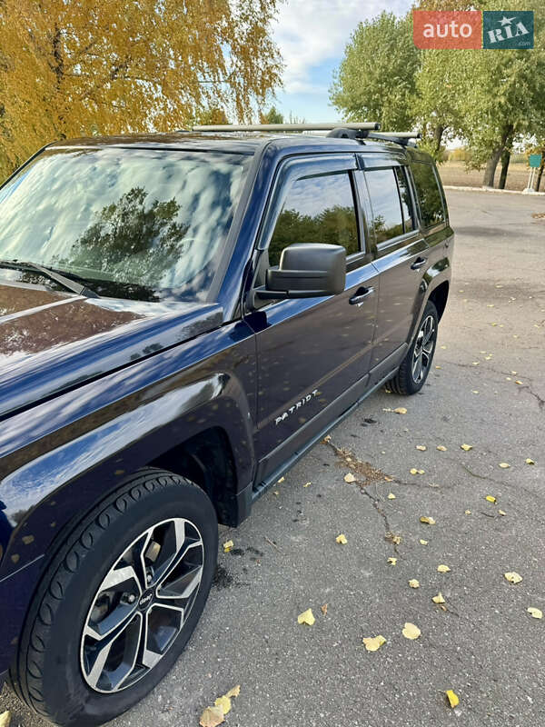 Позашляховик / Кросовер Jeep Patriot 2016 в Черкасах