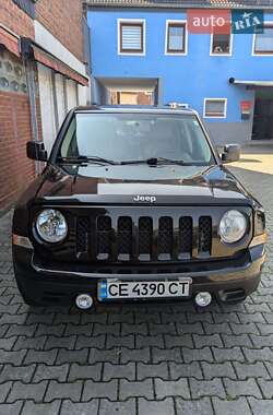 Внедорожник / Кроссовер Jeep Patriot 2014 в Черновцах