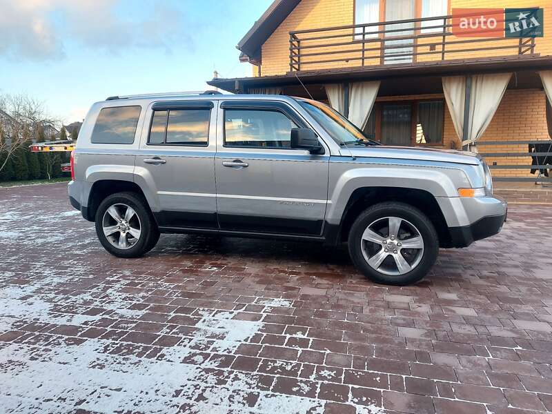 Внедорожник / Кроссовер Jeep Patriot 2016 в Луцке