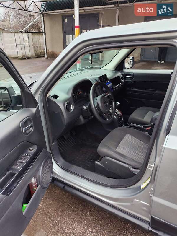 Позашляховик / Кросовер Jeep Patriot 2015 в Житомирі