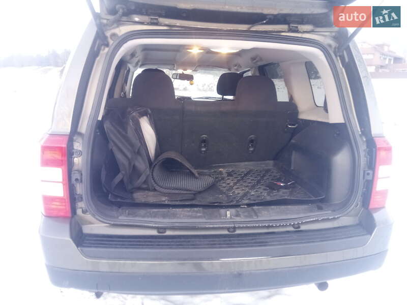 Внедорожник / Кроссовер Jeep Patriot 2015 в Ужгороде