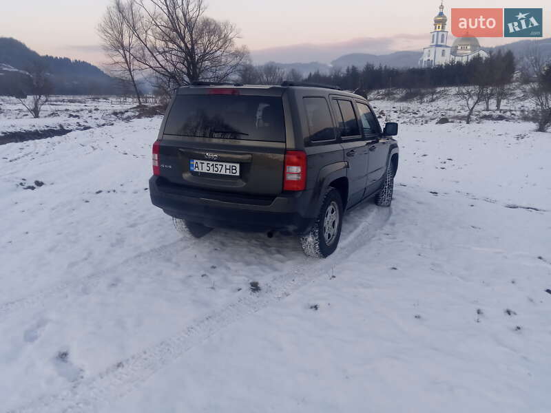Внедорожник / Кроссовер Jeep Patriot 2015 в Ужгороде