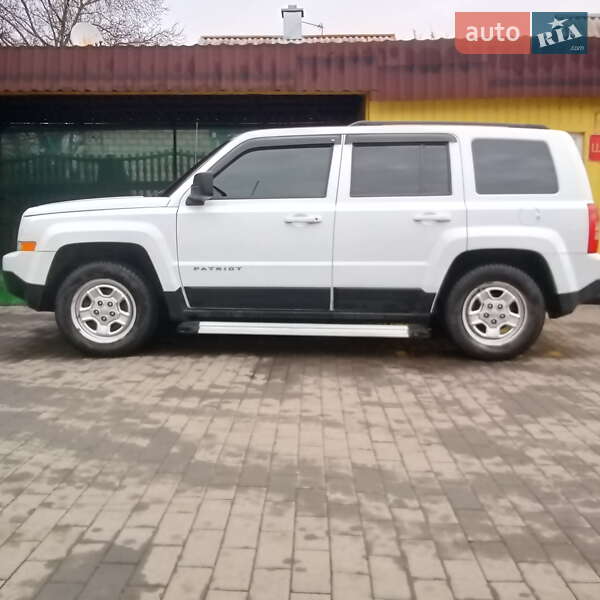 Позашляховик / Кросовер Jeep Patriot 2011 в П'ятихатках