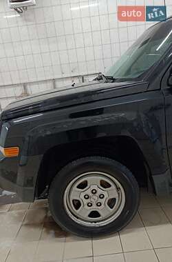 Внедорожник / Кроссовер Jeep Patriot 2011 в Сумах