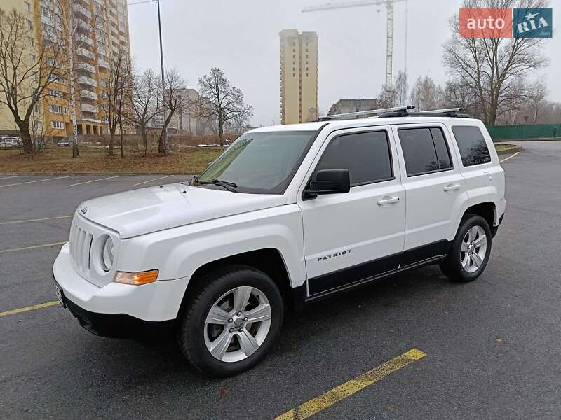 Внедорожник / Кроссовер Jeep Patriot 2014 в 