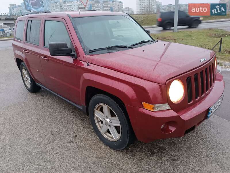 Позашляховик / Кросовер Jeep Patriot 2010 в 