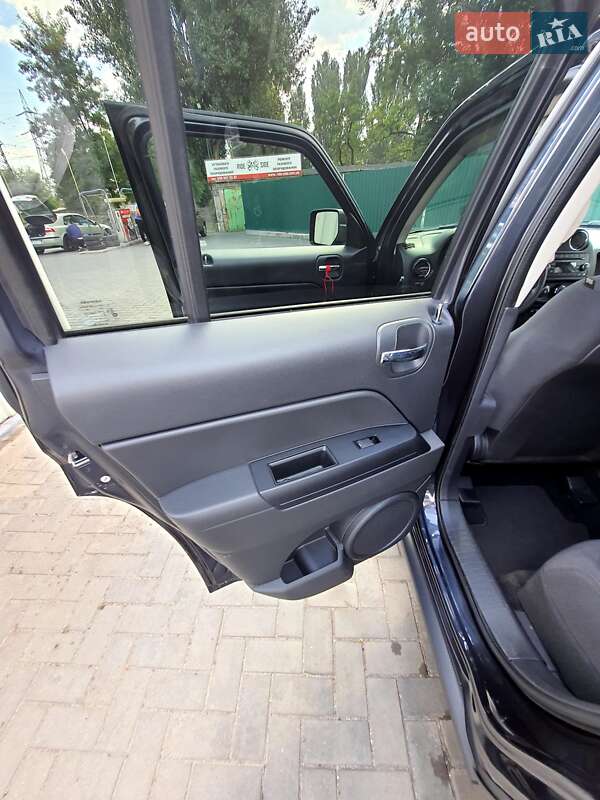 Позашляховик / Кросовер Jeep Patriot 2014 в Запоріжжі