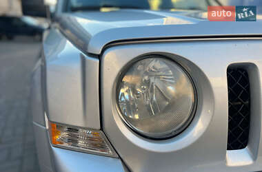 Внедорожник / Кроссовер Jeep Patriot 2011 в 