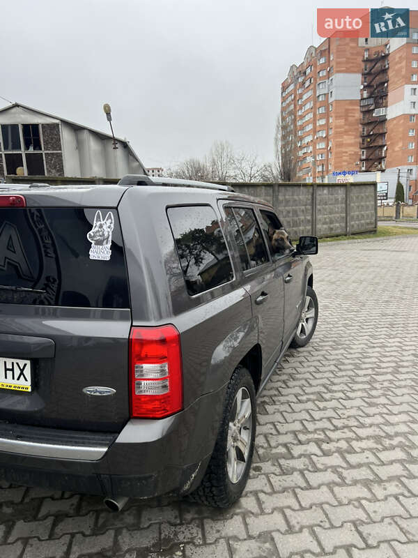 Внедорожник / Кроссовер Jeep Patriot 2016 в Хмельницком