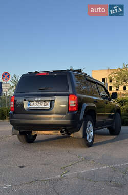 Внедорожник / Кроссовер Jeep Patriot 2013 в 