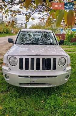Внедорожник / Кроссовер Jeep Patriot 2008 в Новгород-Северском
