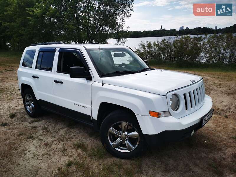 Позашляховик / Кросовер Jeep Patriot 2015 в Києві