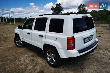 Позашляховик / Кросовер Jeep Patriot 2015 в 