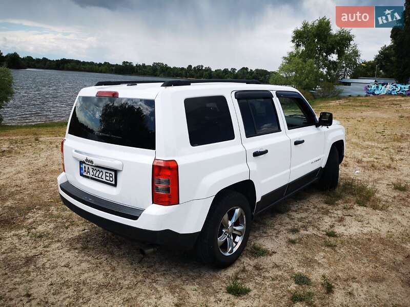 Позашляховик / Кросовер Jeep Patriot 2015 в Києві