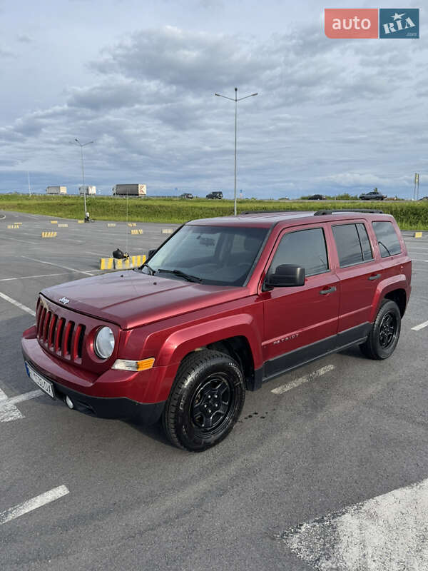 Внедорожник / Кроссовер Jeep Patriot 2011 в 