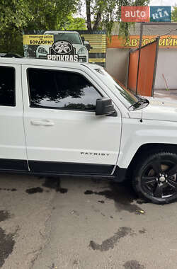 Позашляховик / Кросовер Jeep Patriot 2016 в 