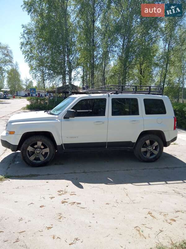 Внедорожник / Кроссовер Jeep Patriot 2015 в Лебедине