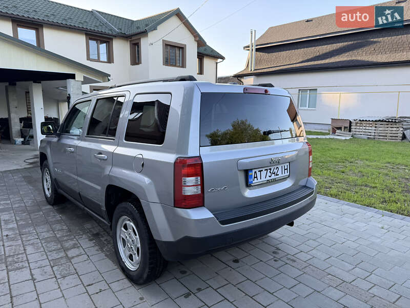 Позашляховик / Кросовер Jeep Patriot 2016 в Делятині