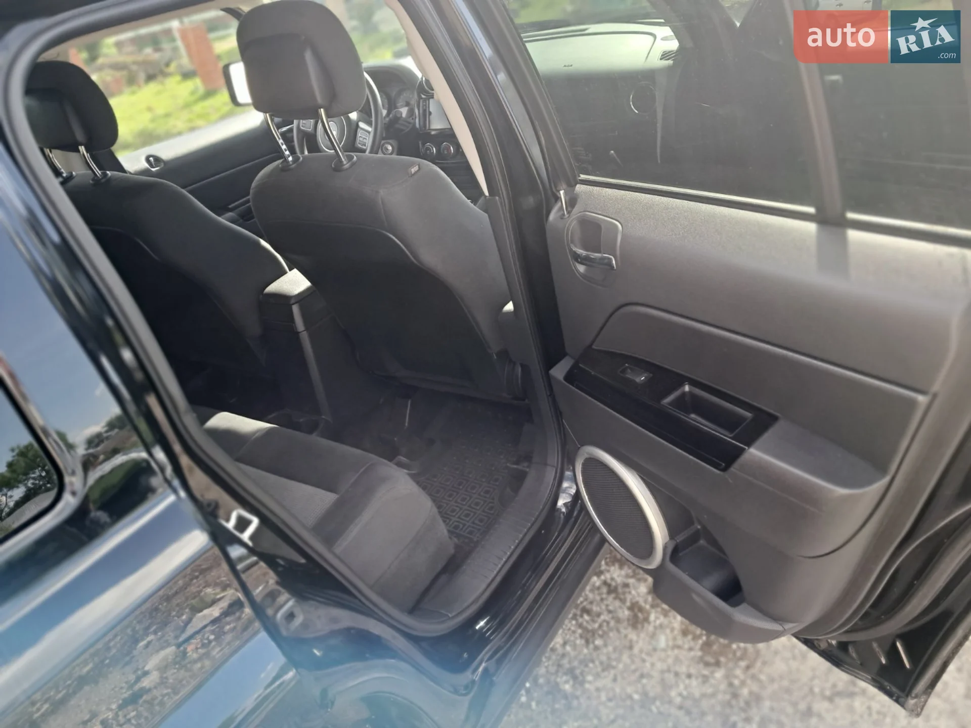 2015 Jeep Liberty (Patriot) - мініатюра 12
