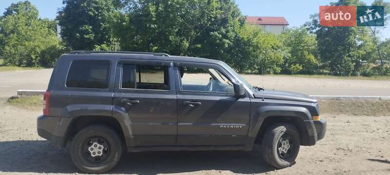 Внедорожник / Кроссовер Jeep Patriot 2014 в 