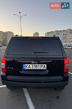 Внедорожник / Кроссовер Jeep Patriot 2015 в 