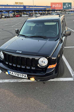 Внедорожник / Кроссовер Jeep Patriot 2015 в 