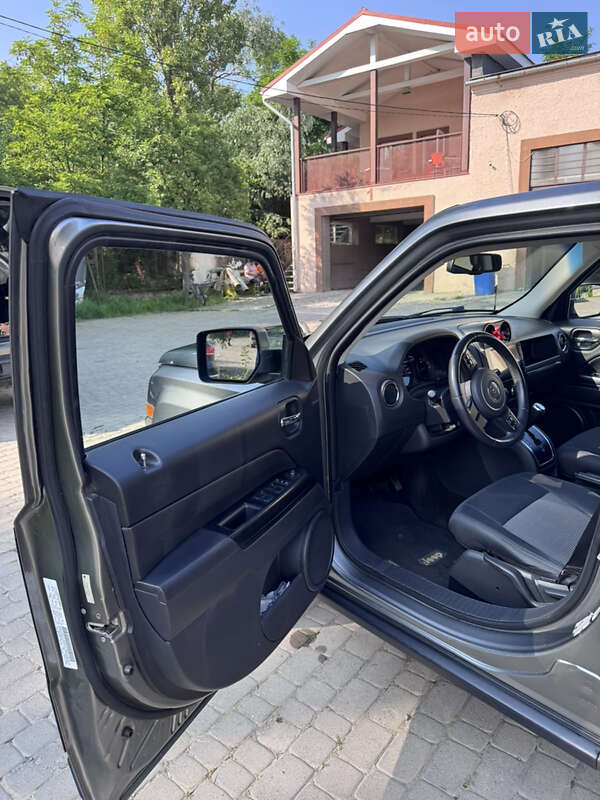 Внедорожник / Кроссовер Jeep Patriot 2013 в Ужгороде