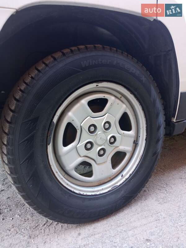 Внедорожник / Кроссовер Jeep Patriot 2013 в Казатине