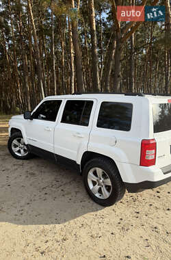 Внедорожник / Кроссовер Jeep Patriot 2014 в Сумах