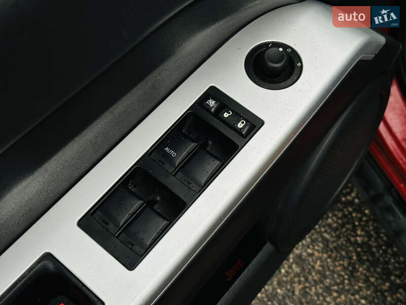 Позашляховик / Кросовер Jeep Patriot 2008 в Харкові