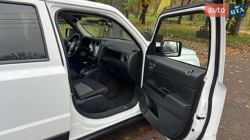 Позашляховик / Кросовер Jeep Patriot 2013 в Коростишеві