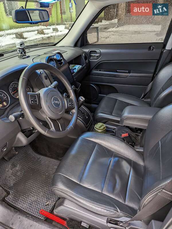 Внедорожник / Кроссовер Jeep Patriot 2016 в Каменском