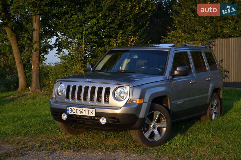 Внедорожник / Кроссовер Jeep Patriot 2016 в Самборе