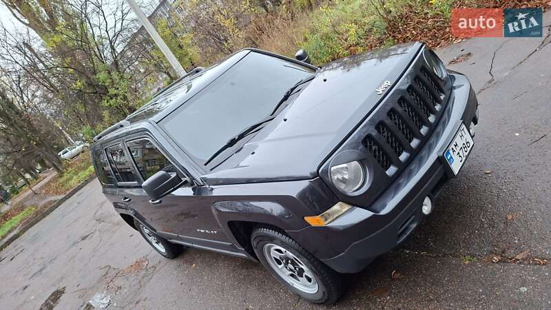 Внедорожник / Кроссовер Jeep Patriot 2015 в Житомире