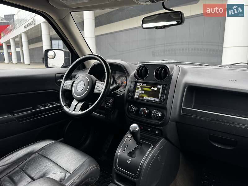 Позашляховик / Кросовер Jeep Patriot 2015 в Києві