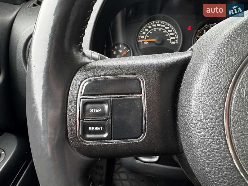 Позашляховик / Кросовер Jeep Patriot 2015 в Києві