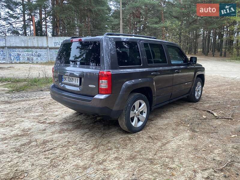 Внедорожник / Кроссовер Jeep Patriot 2016 в Вараше