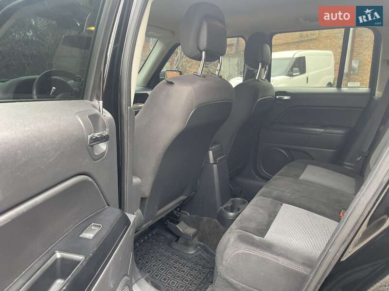 Внедорожник / Кроссовер Jeep Patriot 2016 в Ромнах