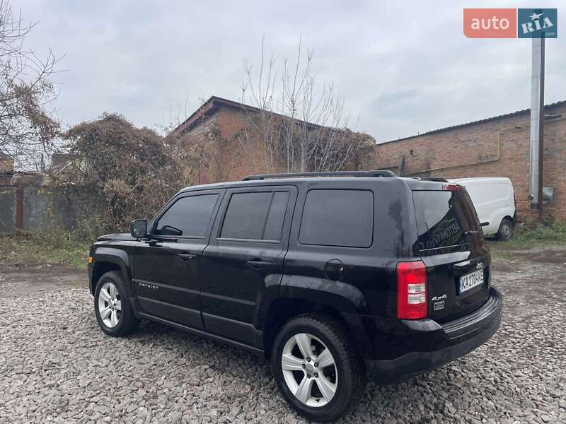 Внедорожник / Кроссовер Jeep Patriot 2016 в Ромнах